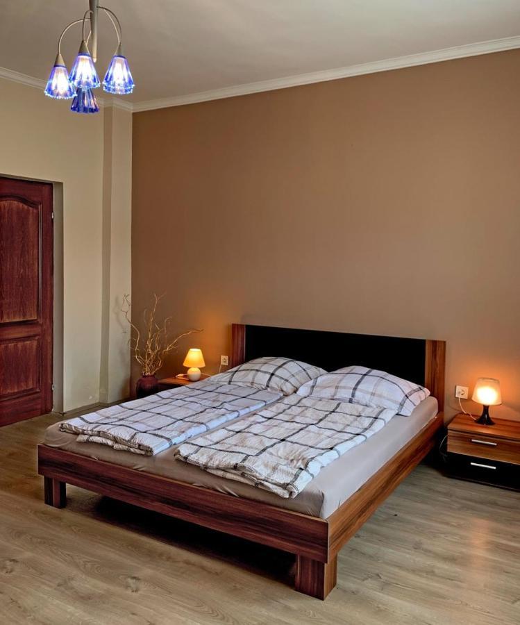 Hanna Apartman Apartment Балатонлеле Екстериор снимка