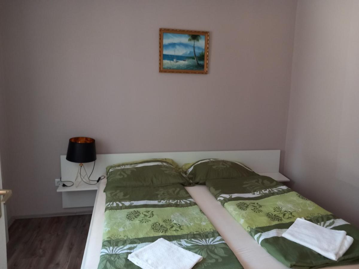 Hanna Apartman Apartment Балатонлеле Екстериор снимка