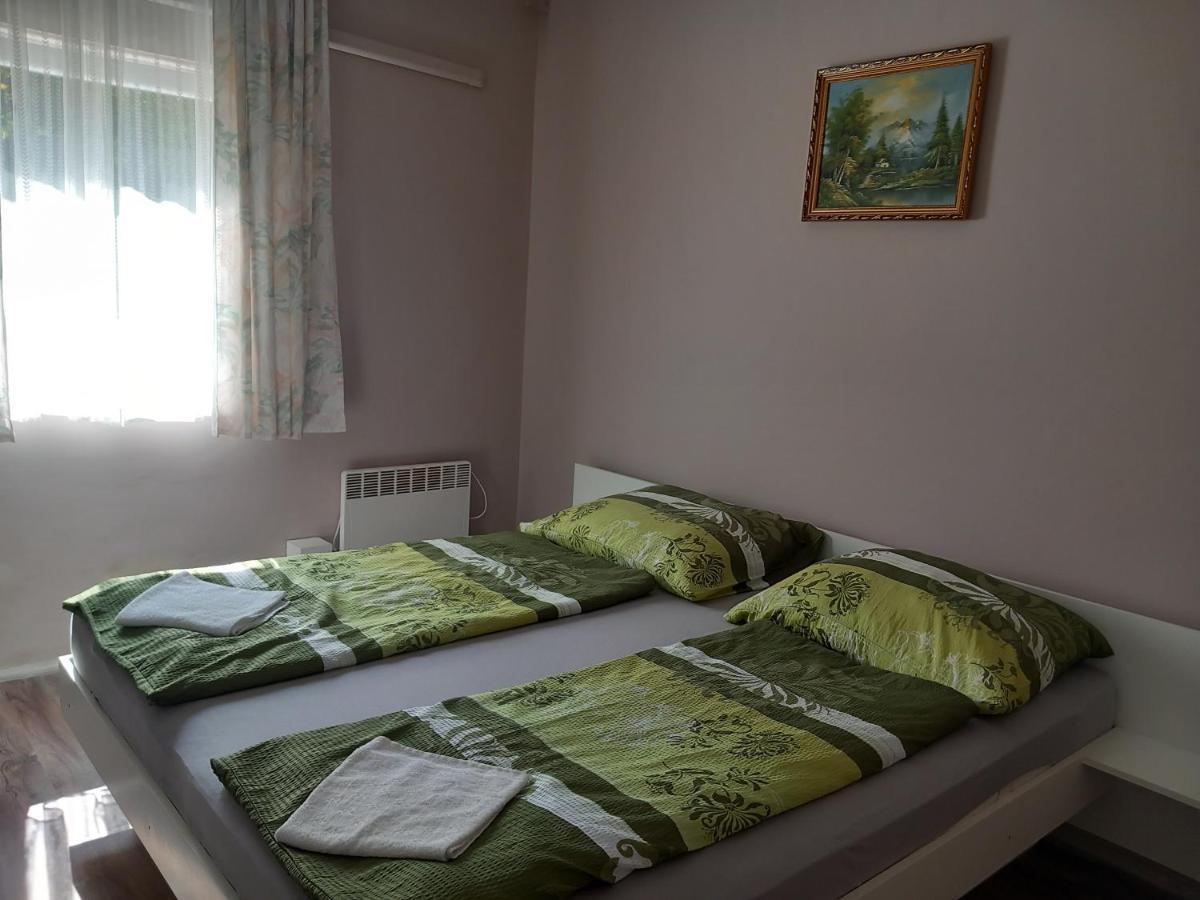 Hanna Apartman Apartment Балатонлеле Екстериор снимка