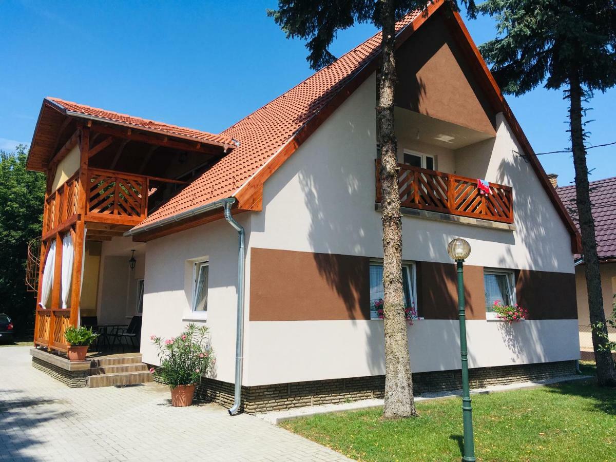 Hanna Apartman Apartment Балатонлеле Екстериор снимка