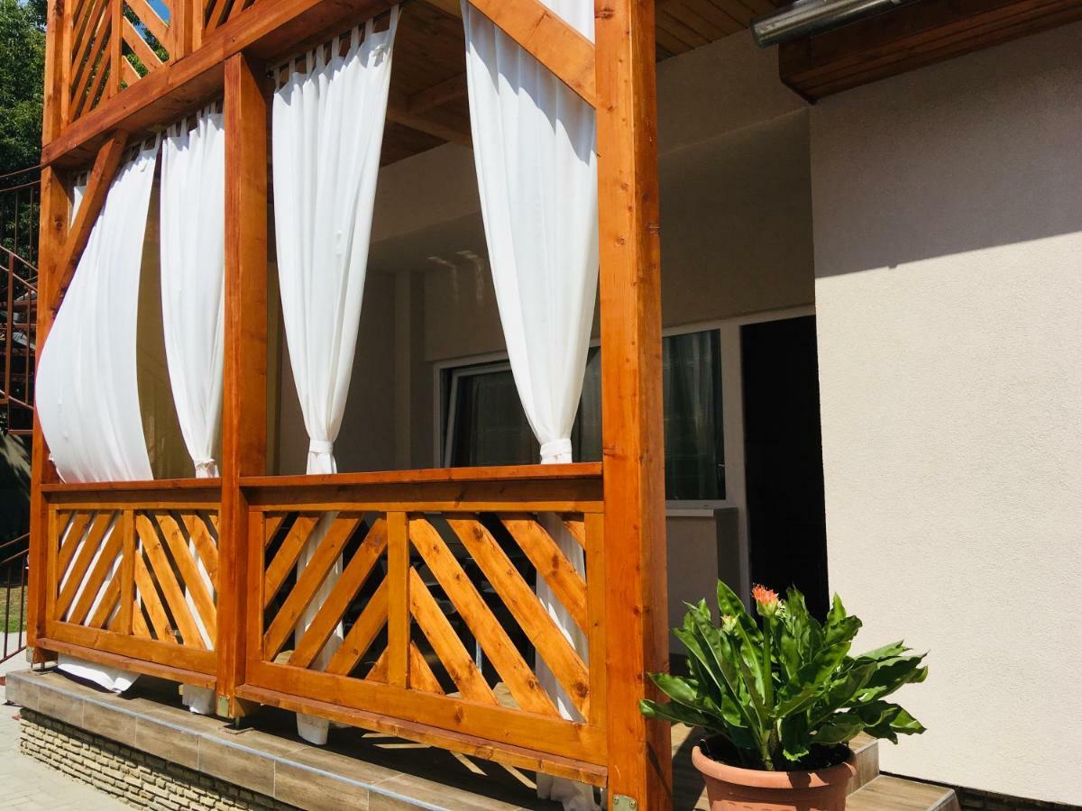 Hanna Apartman Apartment Балатонлеле Екстериор снимка